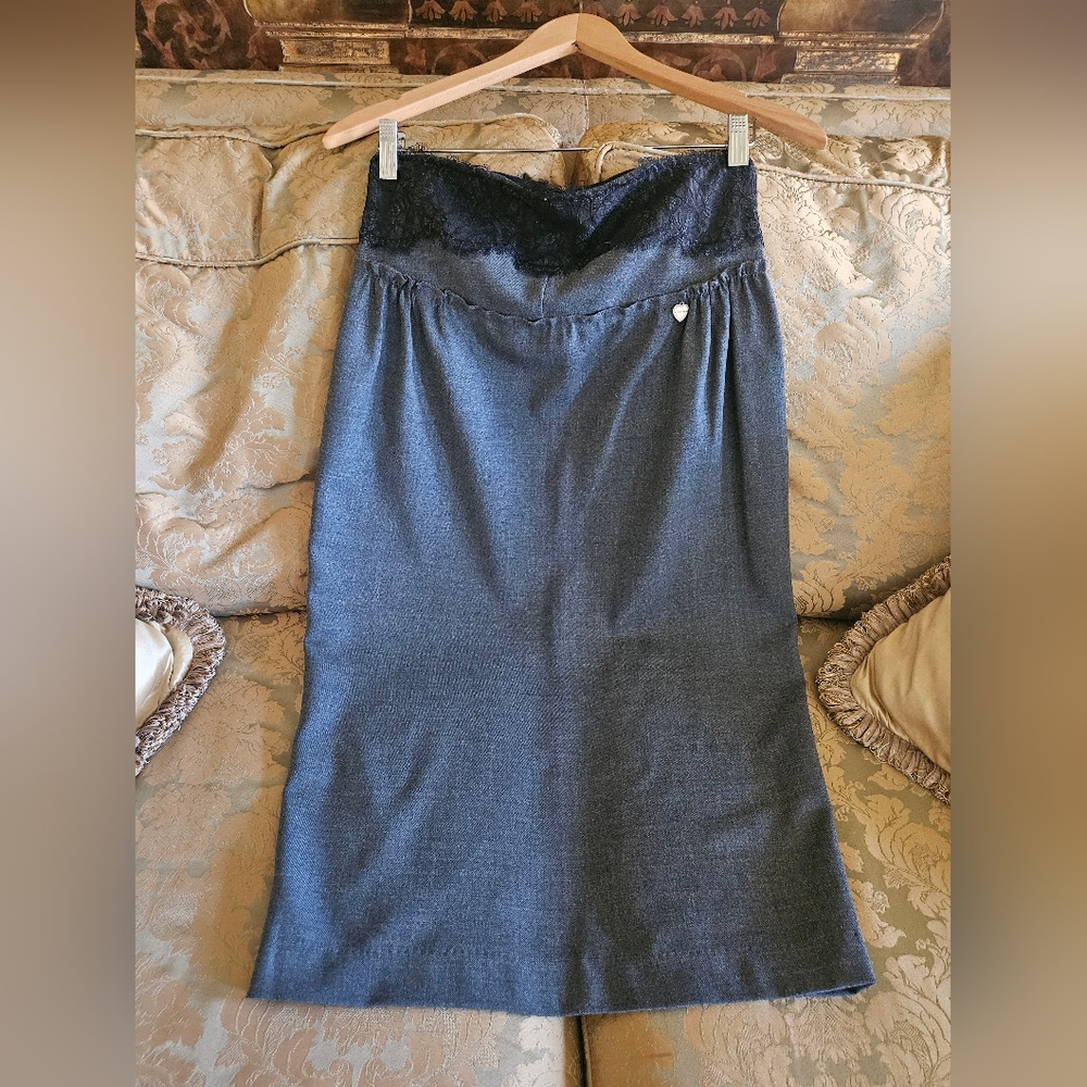 Elegant Gray Skirt with Black Lace Detail